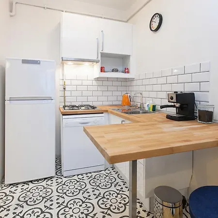 Ev - Eden 1 Bed With Garden Apartment Istanbul